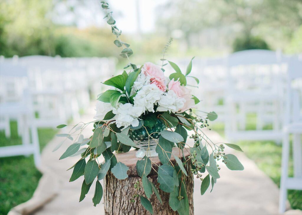 mountain wedding floral arrangement