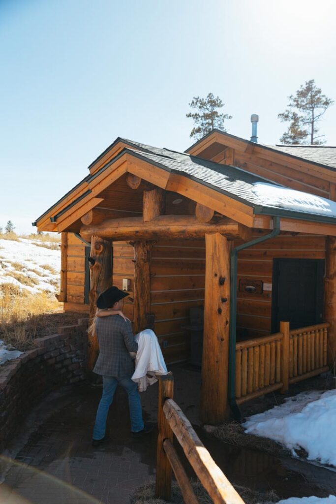 Pikes Peak Honeymoon Cabin