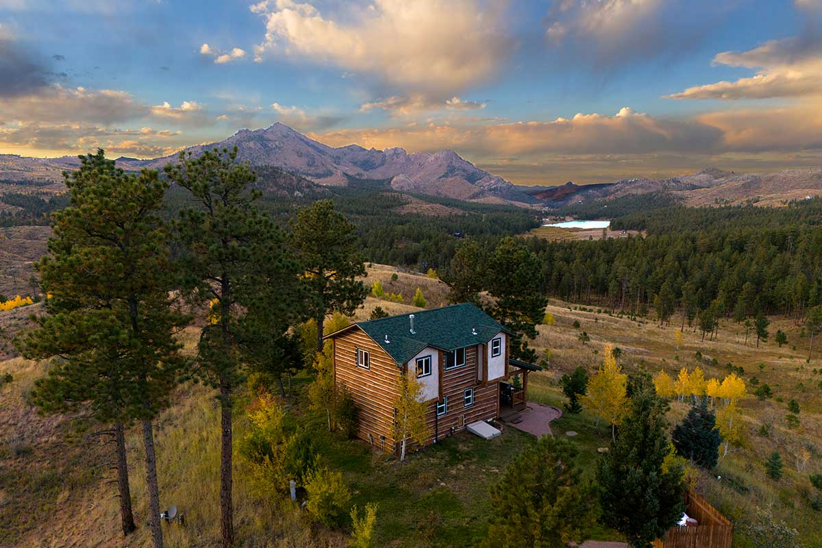 Wilderness-Colorado Vacation Rental Cabin that Sleeps 8