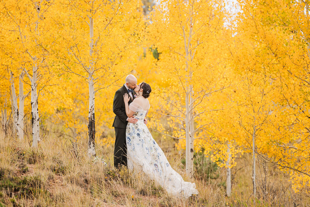 Fall Wedding in the Colorado Mountains Fall Wedding in the Colorado Mountains